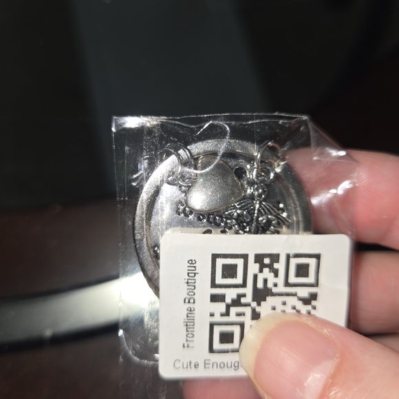 Frontline Boutique Silver Keychain with Heart and Charm - Picture 3 of 6